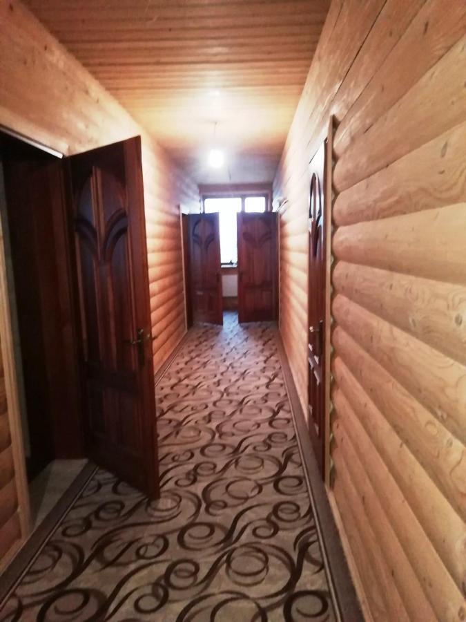Старе Подвір'я Верховина Экстерьер фото