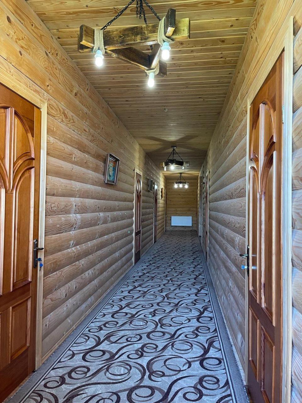 Старе Подвір'я Верховина Экстерьер фото